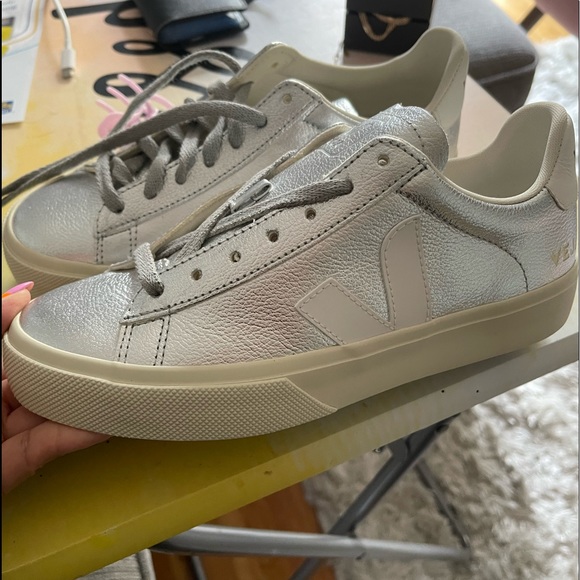 VEJA Campo Chromefree Sneakers in Silver White - Picture 4 of 5